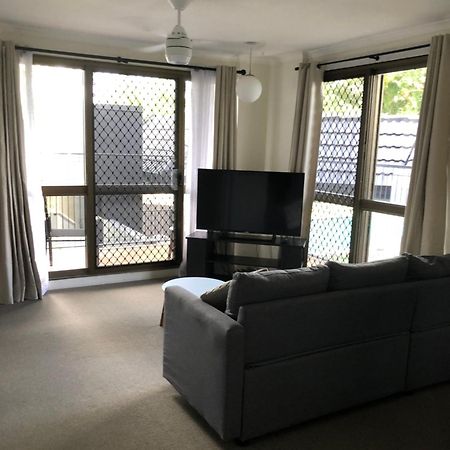 Coral Towers Holiday Suites Cairns Bagian luar foto