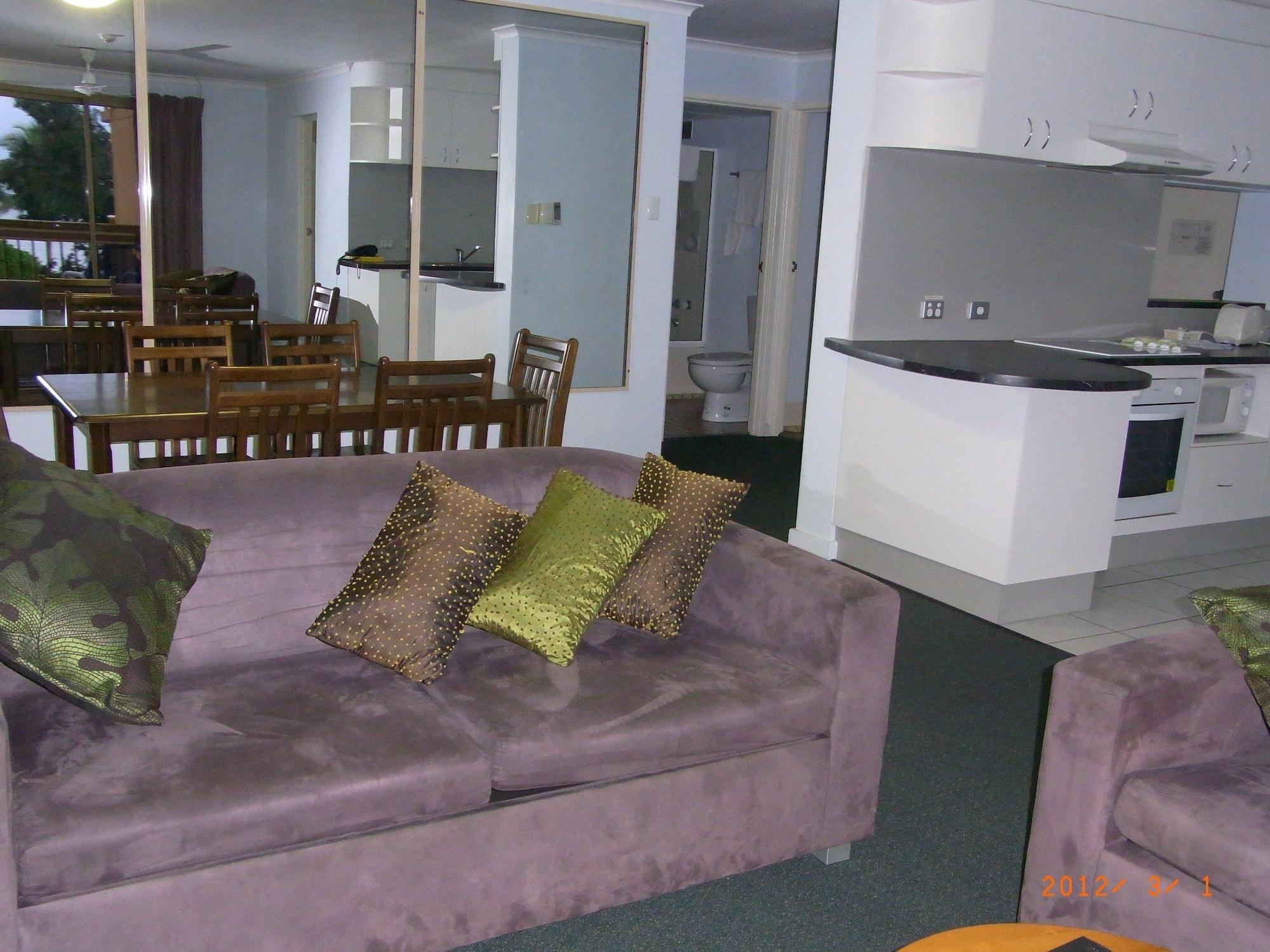 Coral Towers Holiday Suites Cairns Bagian luar foto