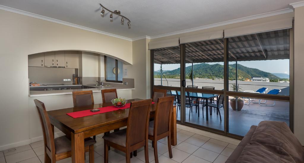 Coral Towers Holiday Suites Cairns Bagian luar foto